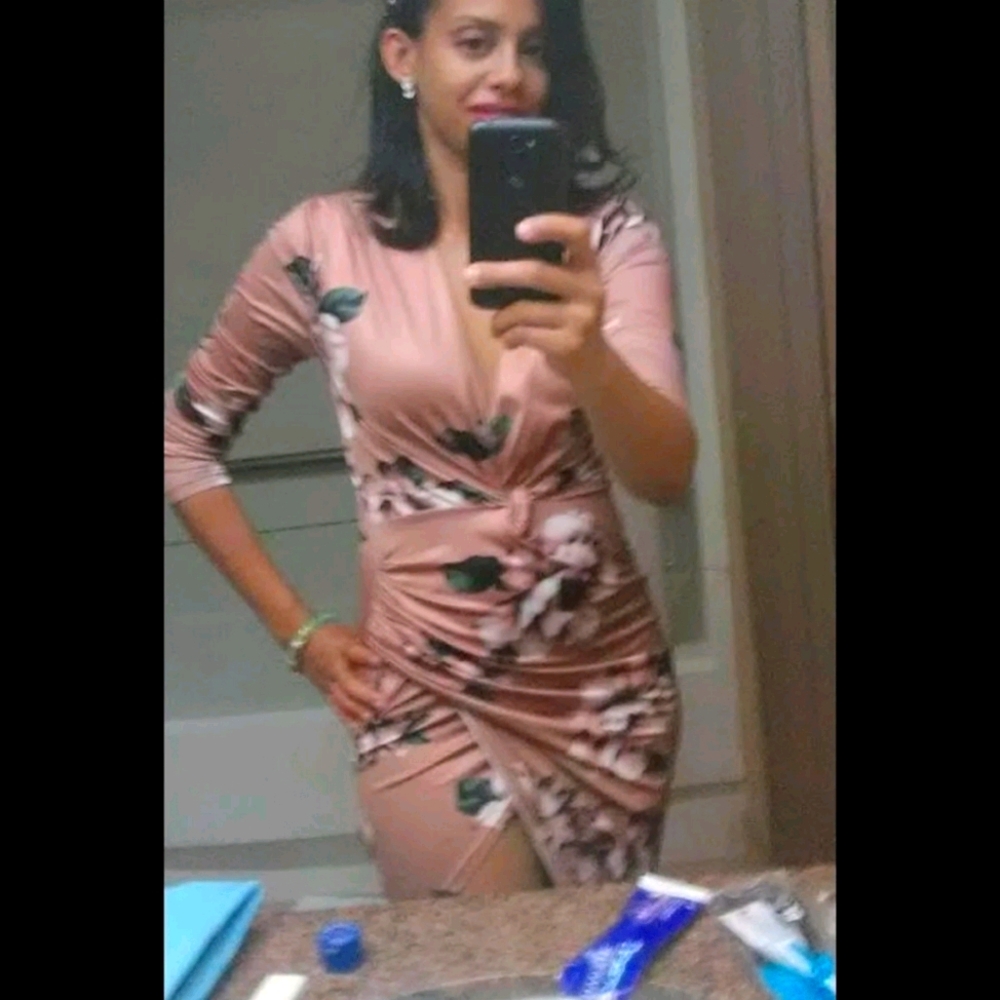 Ivrose bodycon w/ hi split